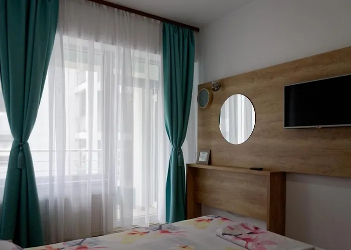 Ema Summerland Mamaia